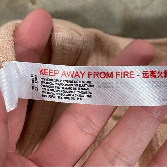 Urban Outfitters NWT Neutral Tan Size Medium Ribbed V Neck Cropped Tank Top - Picture 8 of 9